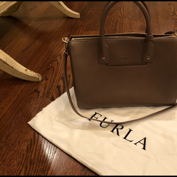 Furla purse 👛 pristine condition ! - Picture 2 of 4